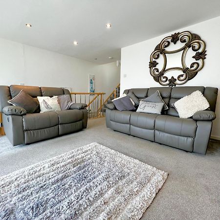 Stunning Beach Front House - Sleeps 6 Pwllheli Exterior photo