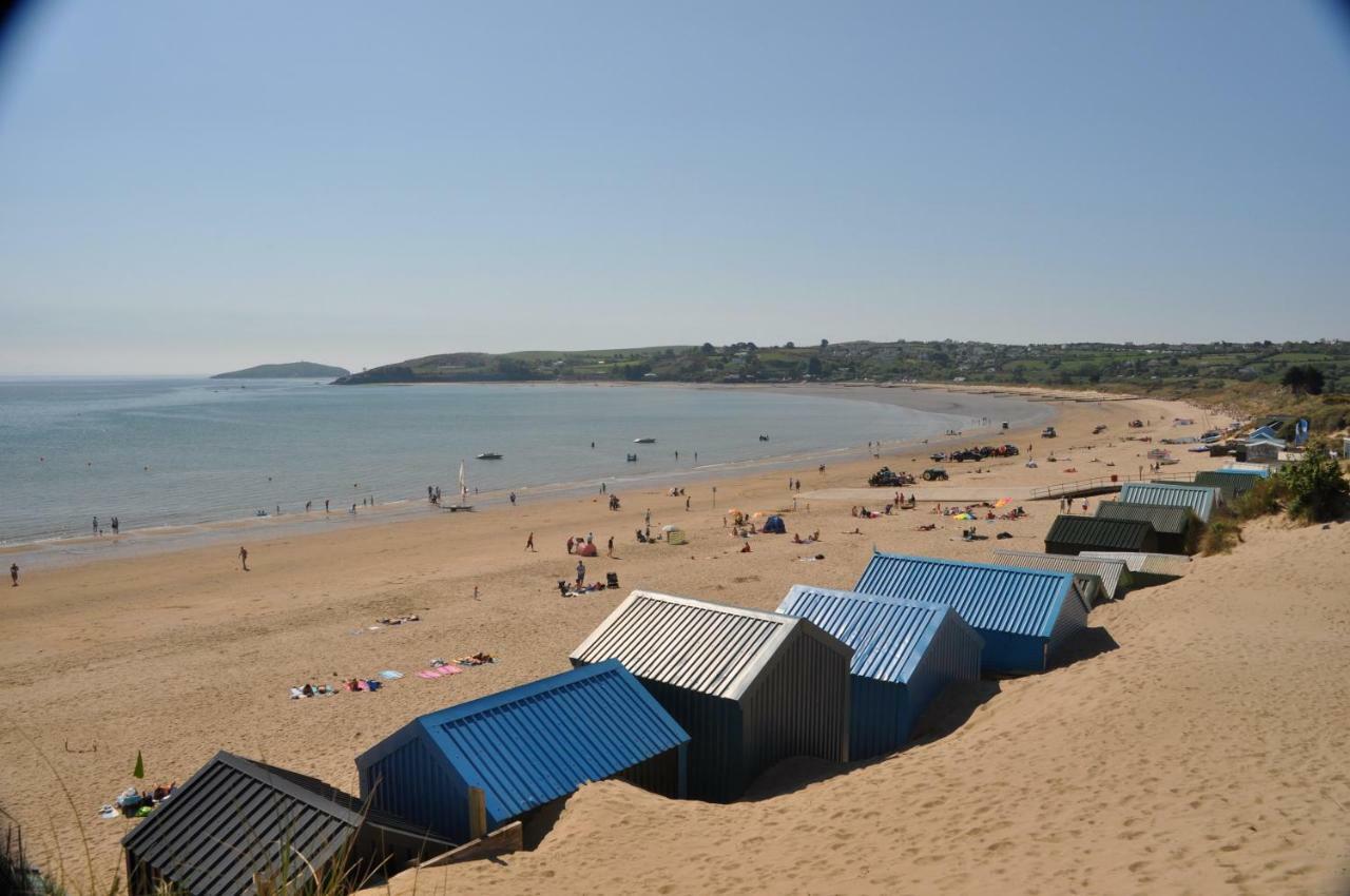 Stunning Beach Front House - Sleeps 6 Pwllheli Exterior photo