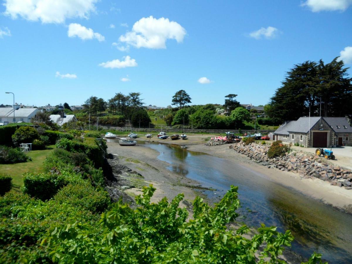 Stunning Beach Front House - Sleeps 6 Pwllheli Exterior photo